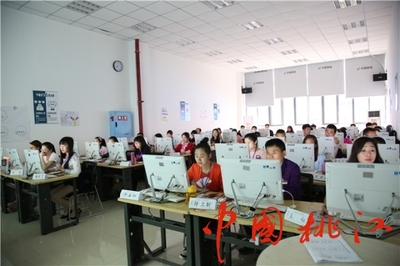 抓招商、抓電商，兩手都要硬 電子商務(wù)信息咨詢的雙輪驅(qū)動(dòng)戰(zhàn)略